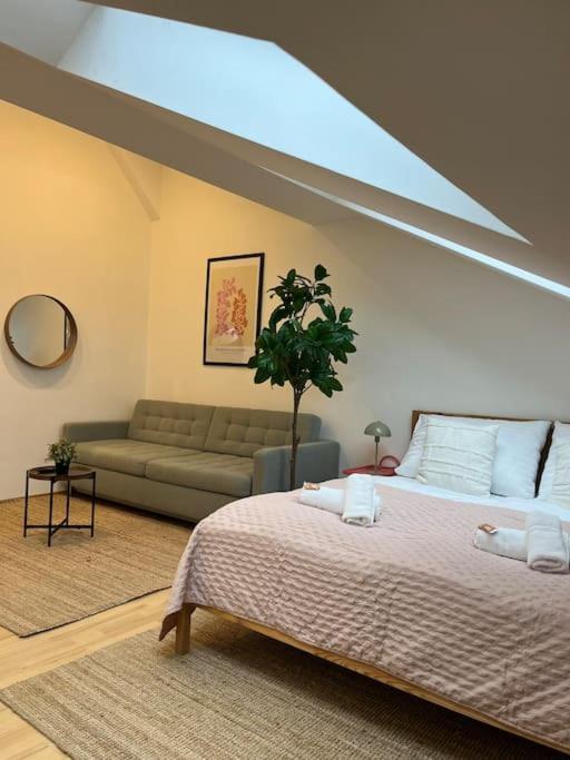 Dreamy & Cozy With Air Condition Viena